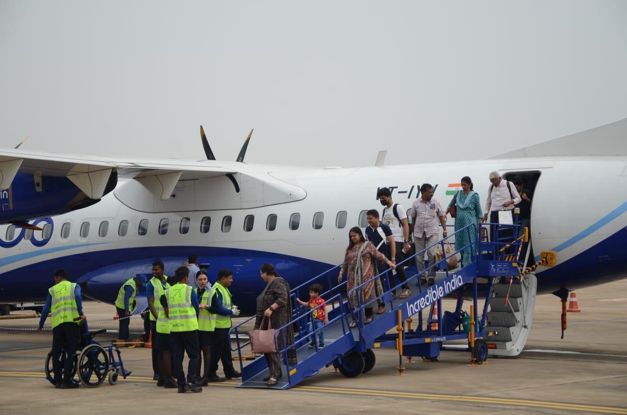 बस्तर एयरपोर्ट से अब तक तीन लाख यात्रियों ने भरी उड़ान