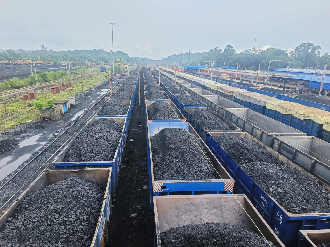 कोरबा रेलवे साइडिंग जहां से एक कई बिजली प्लांटों को पहुंचता है कोयला